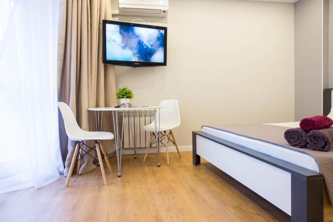 Studio Near Metro Yaroslava Mudroho, Universytet - Mykoly Khvylovoho Str 5-3 Κχαρκίβ Εξωτερικό φωτογραφία
