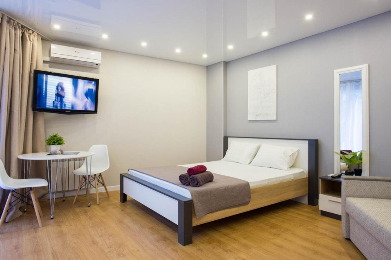 Studio Near Metro Yaroslava Mudroho, Universytet - Mykoly Khvylovoho Str 5-3 Κχαρκίβ Εξωτερικό φωτογραφία