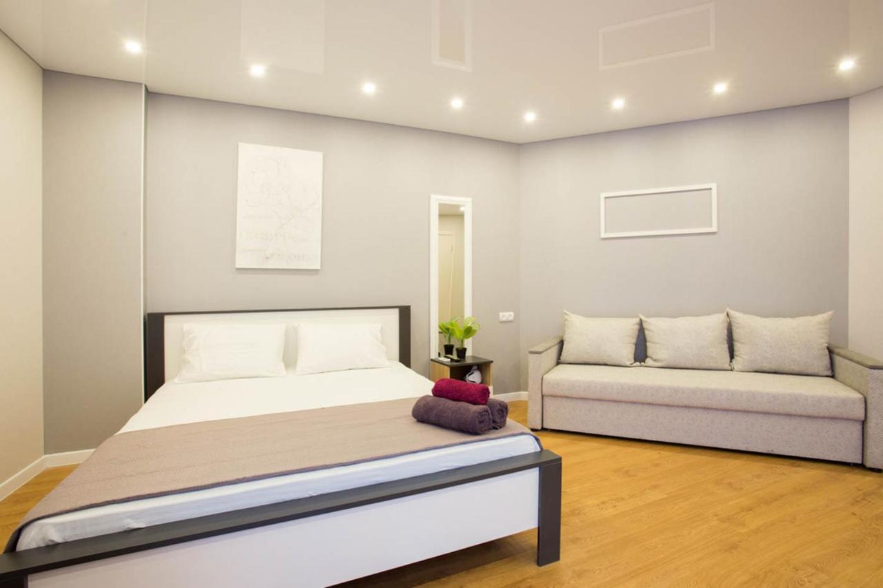 Studio Near Metro Yaroslava Mudroho, Universytet - Mykoly Khvylovoho Str 5-3 Κχαρκίβ Εξωτερικό φωτογραφία