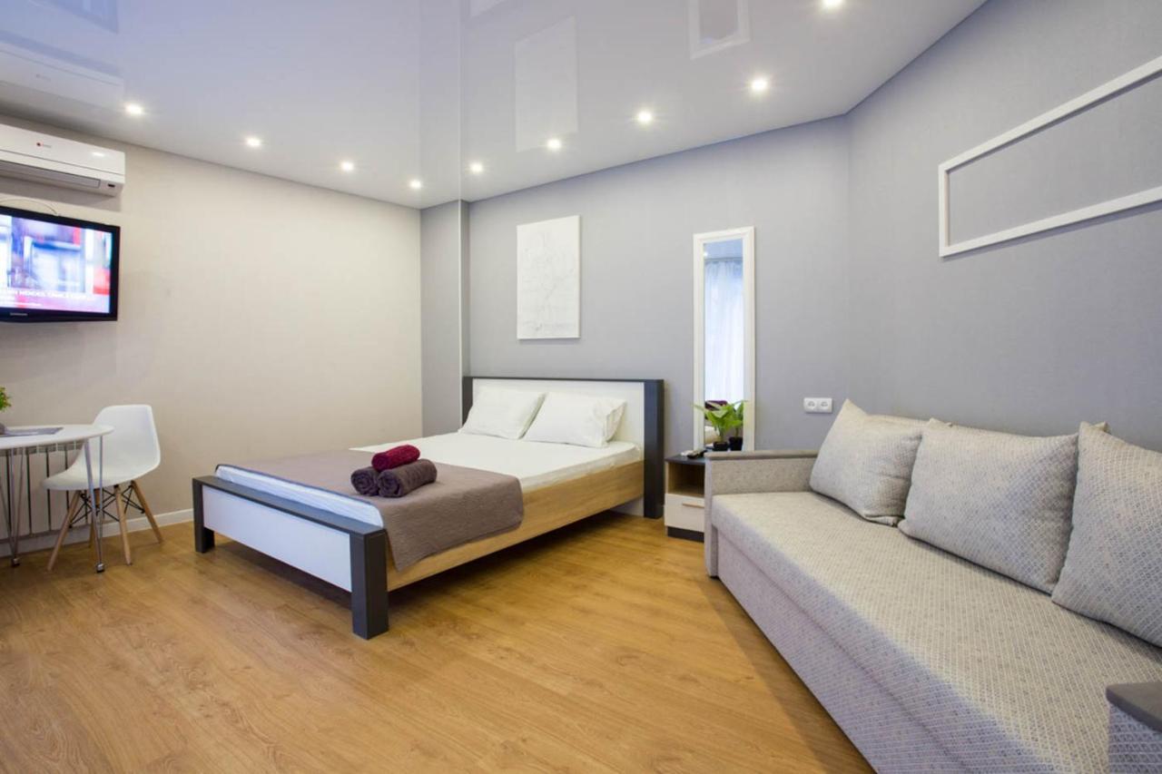 Studio Near Metro Yaroslava Mudroho, Universytet - Mykoly Khvylovoho Str 5-3 Κχαρκίβ Εξωτερικό φωτογραφία